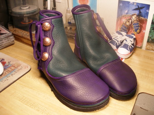 green bullhide w/attached purple toeguards